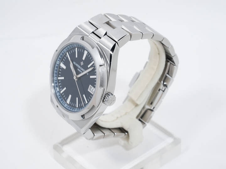 ヴァシュロンコンスタンタン オーヴァーシーズ Ref.4500V/110A-B128 ステンレススチール ブルー文字盤 中古 fhdvqnky