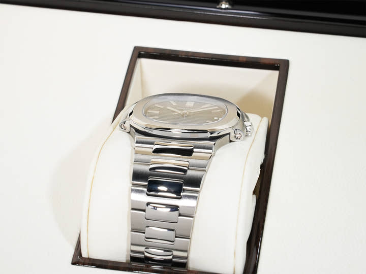 パテックフィリップ ノーチラス Ref.5800/1A-001 ステンレススチール ブルー文字盤 美品 frcy93qg