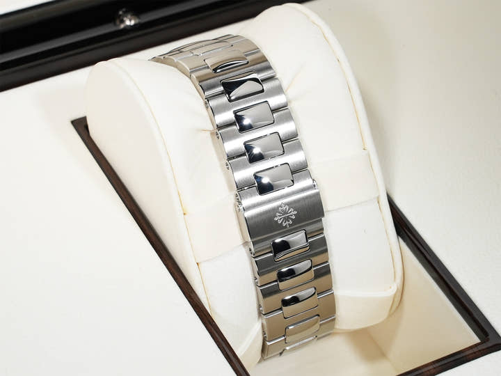 パテックフィリップ ノーチラス Ref.5800/1A-001 ステンレススチール ブルー文字盤 美品 frcy93qg