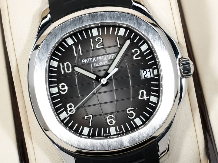 パテックフィリップ アクアノート Ref.5167A-001 ステンレススチール ブラック文字盤 中古 oimg5xno