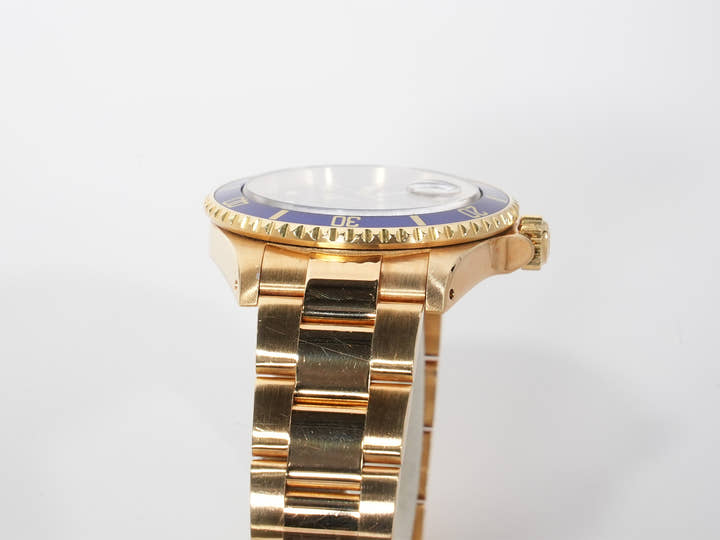 Rolex Submariner Date Ref. 16618 Yellow Gold Blue Dial Pre-owned 5xndiuh8