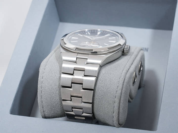 Vacheron Constantin Overseas Tourbillon Ref. 6000V/210T-H032 Titanium Blue Dial Pre-owned veivf8wg