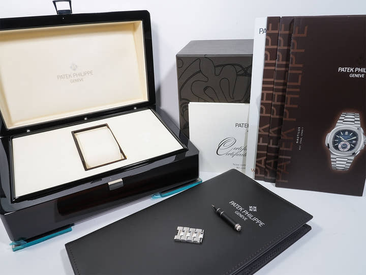パテックフィリップ ノーチラス クロノグラフ Ref.5980/1A-001 ステンレススチール ブルー文字盤 中古 6724eawy