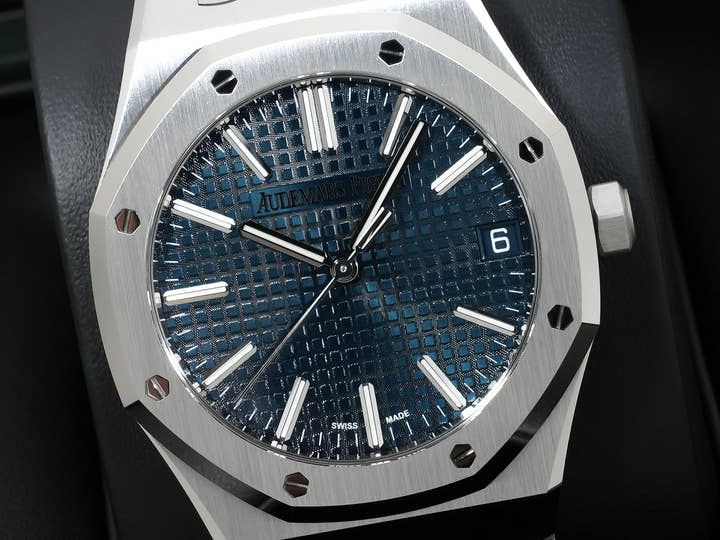 Audemars Piguet Royal Oak Ref. 15510ST.OO.1320ST.06 Stainless Steel Night Blue Dial Unworn 9drdyrck