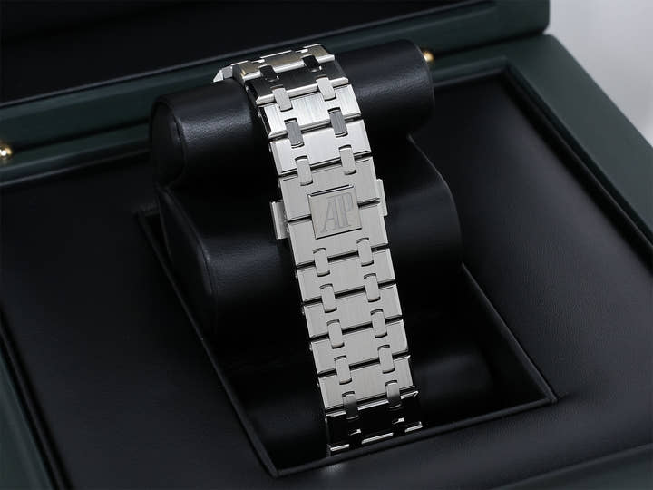 Audemars Piguet Royal Oak Ref. 15510ST.OO.1320ST.06 Stainless Steel Night Blue Dial Unworn 9drdyrck
