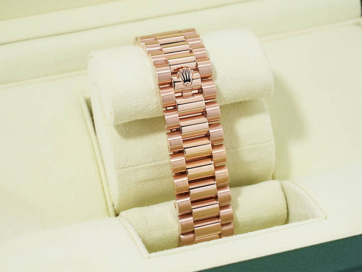 Rolex Day-Date Ref.118235A Pink Gold Pink 10P Diamond Dial Pre-owned oe5gekq6
