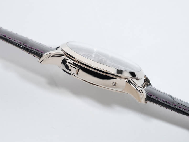 Patek Philippe Complications World Time Date Ref. 5330G-010 White Gold Purple Dial Unworn qszhgr9a