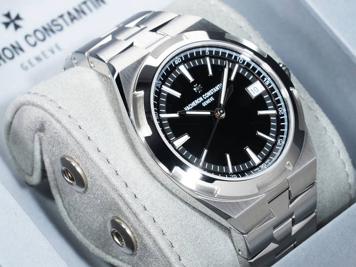 ヴァシュロンコンスタンタン オーヴァーシーズ オートマティック Ref.4520V/210A-B483 ステンレススチール ブラック文字盤 未使用 k6rkivx2