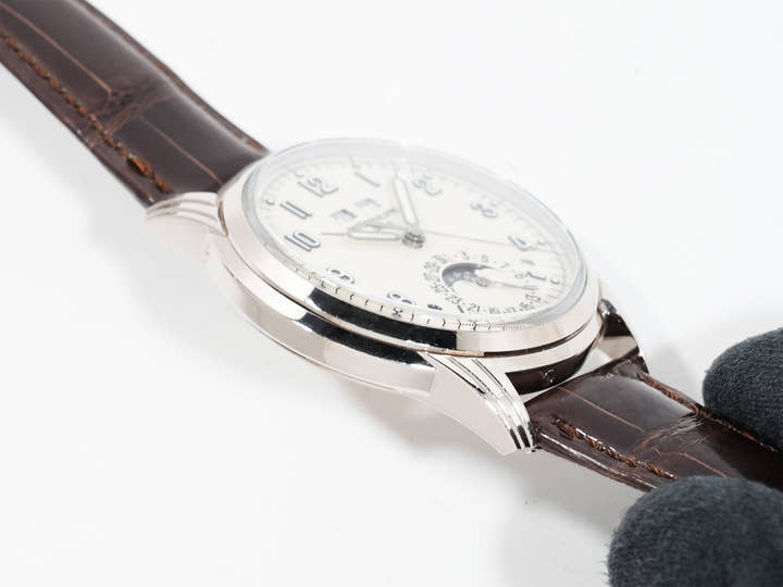 Patek Philippe Perpetual Calendar Ref. 5320G-001 White Gold Ivory Dial Pre-owned px97wvvo