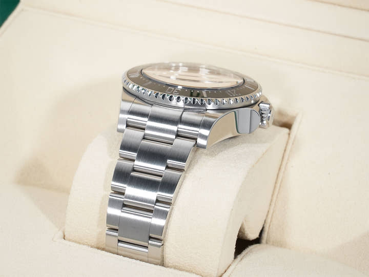 Rolex Sea-Dweller Deepsea Ref. 136660 Stainless Steel Black Dial, Pre-owned in Excellent Condition 45xgbw2s