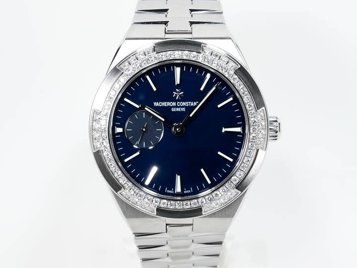 Vacheron Constantin Overseas Automatic Ref. 2305V/100A-B170 Stainless Steel Blue Dial, in excellent condition vdvpvsvs