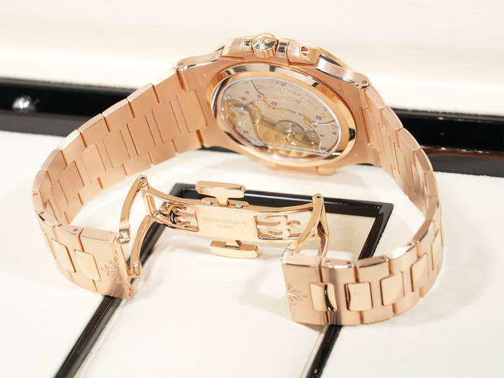 Patek Philippe Nautilus Ref.5712/1R-001 Rose Gold Brown Soleil Dial Excellent Condition 4yb6qzm3