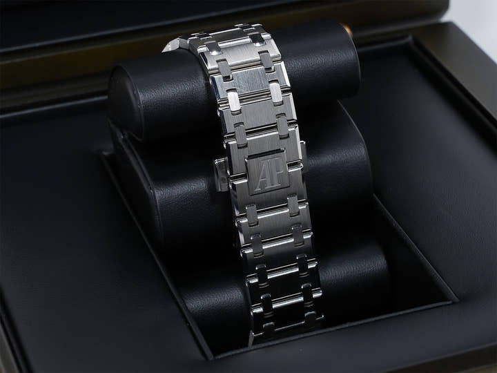 Audemars Piguet Royal Oak Jumbo Extra-Thin Ref.16202ST.OO.1240ST.02 Stainless Steel Night Blue Dial Excellent Condition ovp95avq