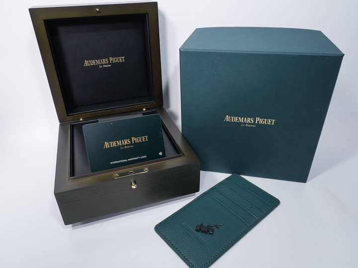 Audemars Piguet Royal Oak Chronograph Ref.26240CE.OO.1225CE.02 Black Ceramic Black Dial Excellent Condition 6b2th7jp