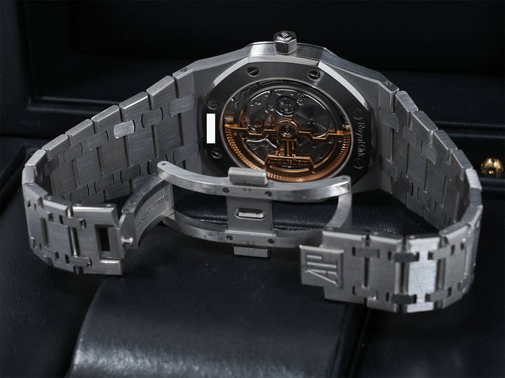Audemars Piguet Royal Oak Extra-Thin Ref. 15202ST.OO.1240ST.01.A Stainless Steel Blue Dial Pre-Owned ztqohmm8