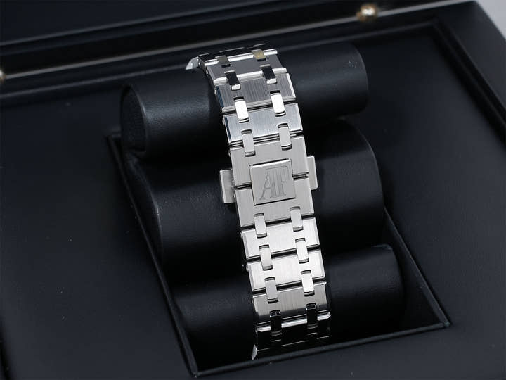 オーデマピゲ ロイヤルオーク クロノグラフ Ref.26715ST.OO.1356ST.01 ステンレススチール ナイトブルー文字盤 極美品 27asbicf