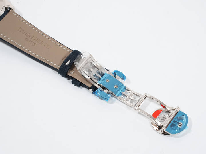 パテックフィリップ コンプリケーション Ref.5328G-001 18Kホワイトゴールド ブラック・グラデーションのテクスチャード・ブルー文字盤 未使用 me8cqxno