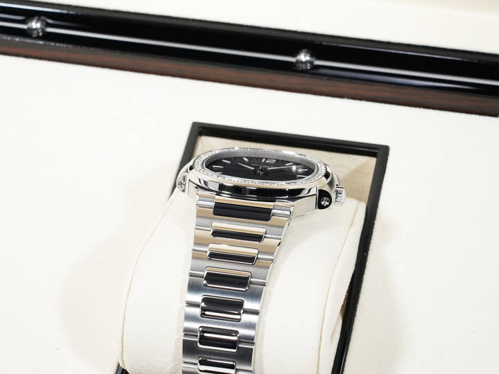 パテックフィリップ ノーチラス Ref.7118/1200A-001 ステンレススチール ブルー オパーリン文字盤 極美品 5ajmcu7j