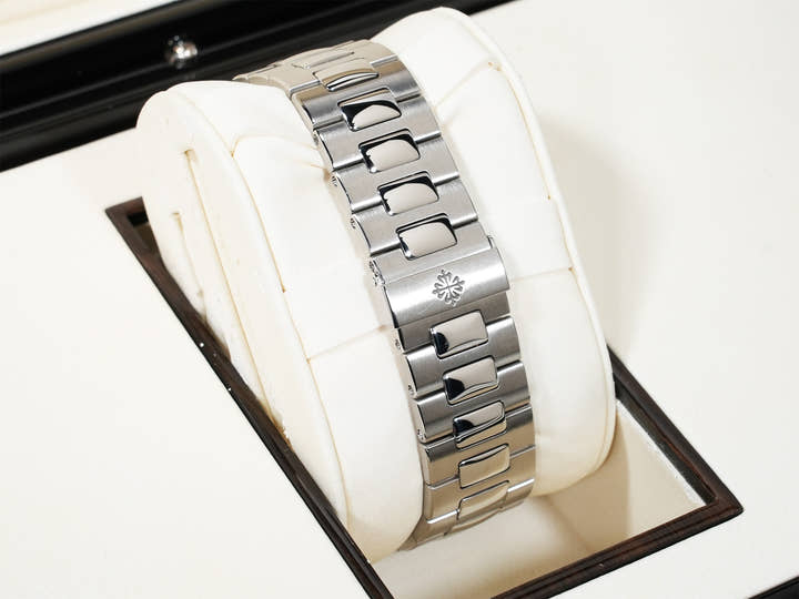 Patek Philippe Nautilus Petit Complication Ref.5712/1A-001 Stainless Steel Blue Dial Excellent Pre-Owned d68bxu57