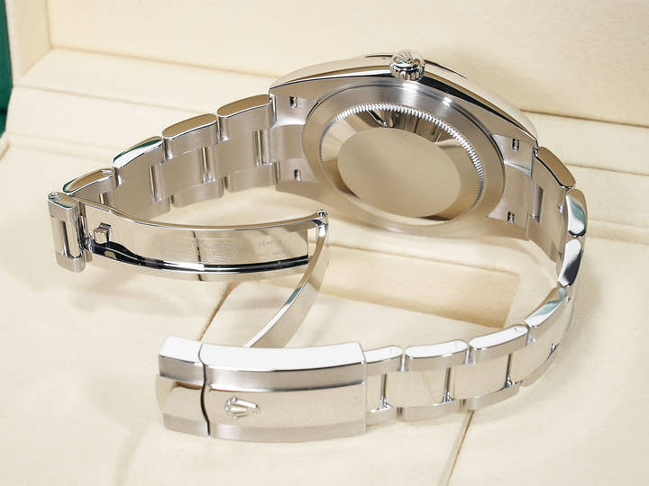 ロレックス デイトジャスト Ref.126334 ステンレススチール/ホワイトゴールド ブライトブルーローマン文字盤 オイスターブレスレット 未使用 2d5c9hui