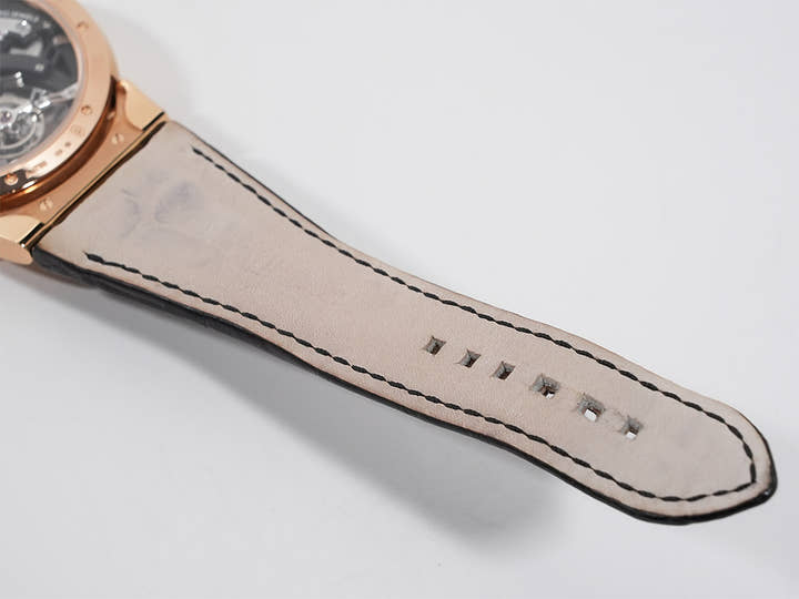 ハリーウィンストン オーシャン トゥールビヨン ジャンピングアワー Ref.OCEMTJ45RR001 オープンワーク仕上げ ブラック サファイアクリスタル文字盤 中古 2dbfnhiu