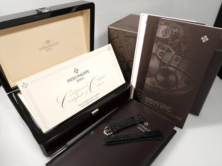 パテックフィリップ カラトラバ Ref.5196G-001 ホワイトゴールド シルバー文字盤