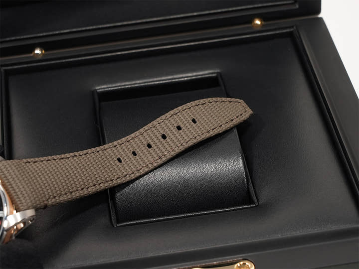 オーデマピゲ CODE 11.59 バイ オーデマ ピゲ Ref.15210CR.OO.A002CR.01 ホワイトゴールド/ピンクゴールド グレーラッカー文字盤