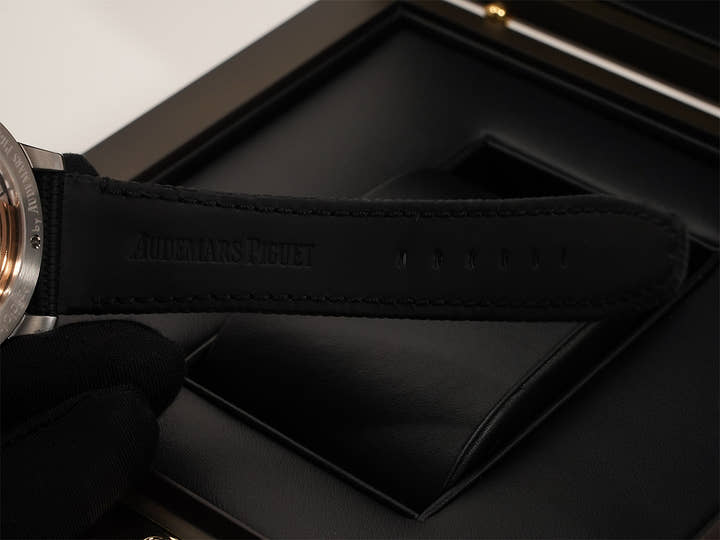 オーデマピゲ CODE 11.59 バイ オーデマ ピゲ スター ホイール Ref.15212NB.OO.A002KB.01 ホワイトゴールド/ブラックセラミック ブルーアヴェンチュリン文字盤