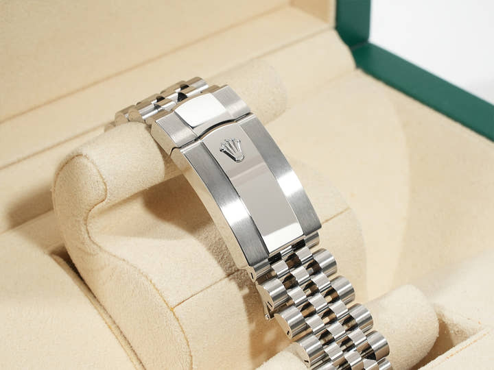 ロレックス スカイドゥエラー Ref.326934 ステンレススチール/ホワイトゴールド ブラック文字盤 ジュビリーブレスレット 中古 mirdxejp