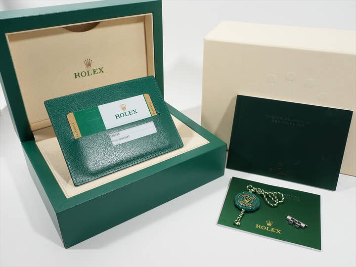 ロレックス スカイドゥエラー Ref.326934 ステンレススチール/ホワイトゴールド ブラック文字盤 ジュビリーブレスレット 中古 mirdxejp