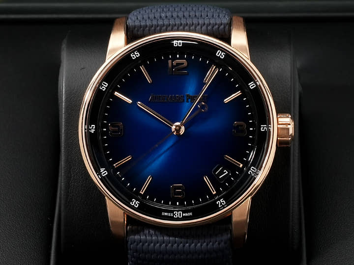 オーデマピゲ CODE 11.59 バイ オーデマ ピゲ Ref.15210OR.OO.A028CR.01 ピンクゴールド スモークブルーラッカー文字盤