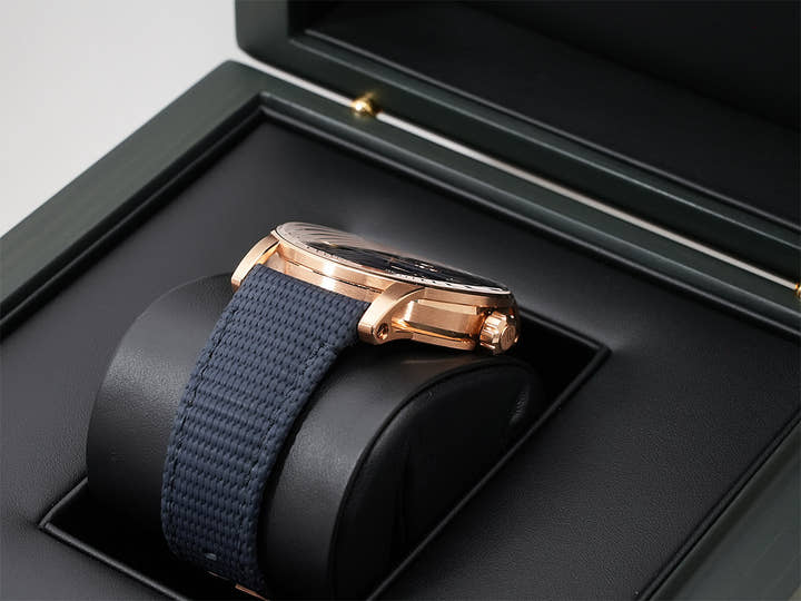 オーデマピゲ CODE 11.59 バイ オーデマ ピゲ Ref.15210OR.OO.A028CR.01 ピンクゴールド スモークブルーラッカー文字盤