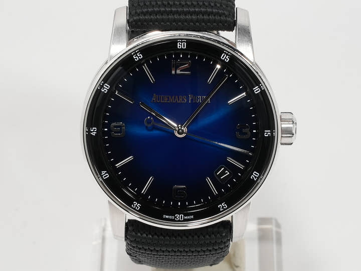 オーデマピゲ CODE 11.59 バイ オーデマ ピゲ Ref.15210BC.OO.A002KB.01 ホワイトゴールド スモークブルーラッカー文字盤
