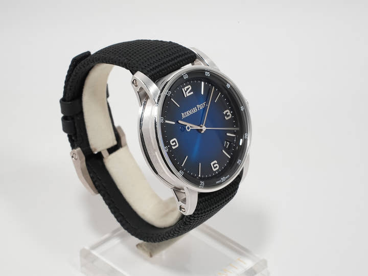 オーデマピゲ CODE 11.59 バイ オーデマ ピゲ Ref.15210BC.OO.A002KB.01 ホワイトゴールド スモークブルーラッカー文字盤