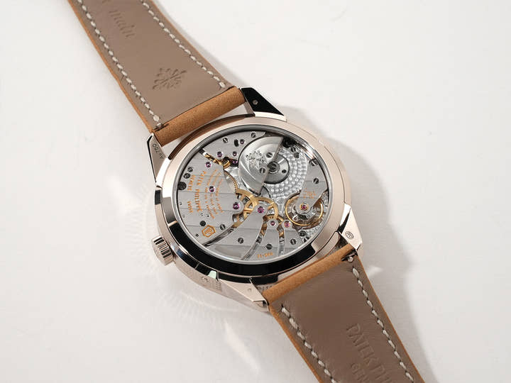 パテックフィリップ アニュアルカレンダー トラベルタイム Ref.5326G-001 ホワイトゴールド テクスチャードラック アントラサイト文字盤