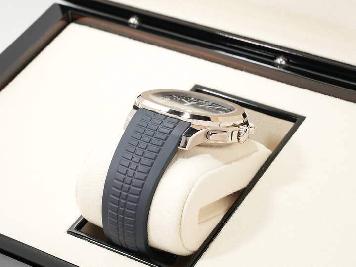 パテックフィリップ アクアノート クロノグラフ Ref.5968G-001 ホワイトゴールド ミッドナイトブルー文字盤