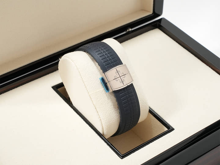 パテックフィリップ アクアノート クロノグラフ Ref.5968G-001 ホワイトゴールド ミッドナイトブルー文字盤