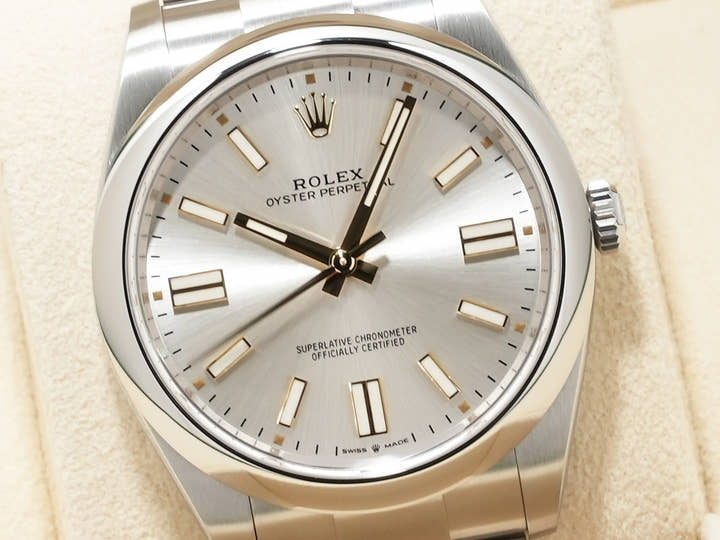 ロレックス オイスターパーペチュアル41 Ref.124300 ステンレススチール シルバー文字盤