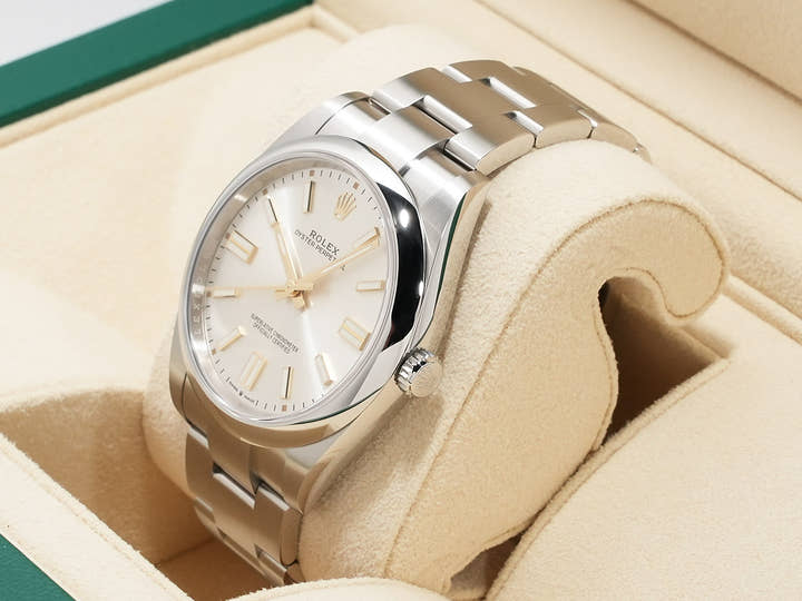 ロレックス オイスターパーペチュアル41 Ref.124300 ステンレススチール シルバー文字盤