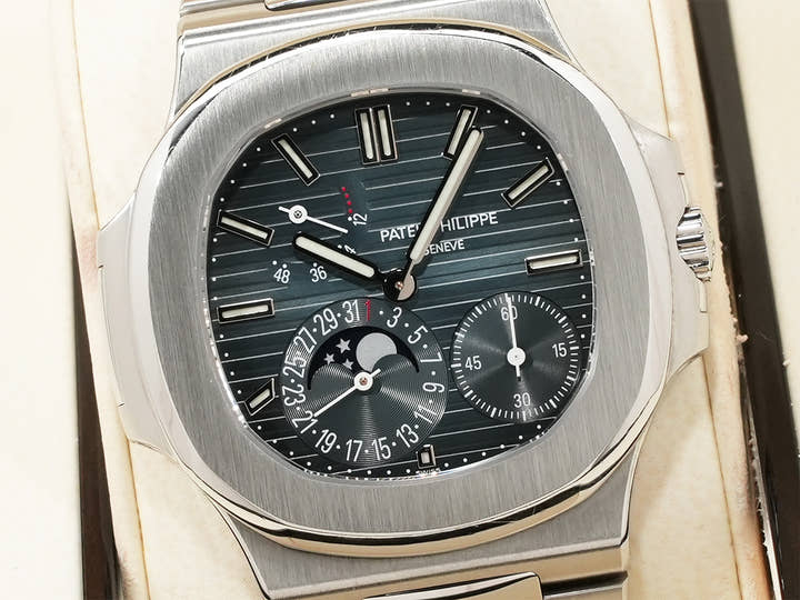 パテックフィリップ ノーチラス プチコンプリケーション Ref.5712/1A-001 ステンレススチール ブルー文字盤