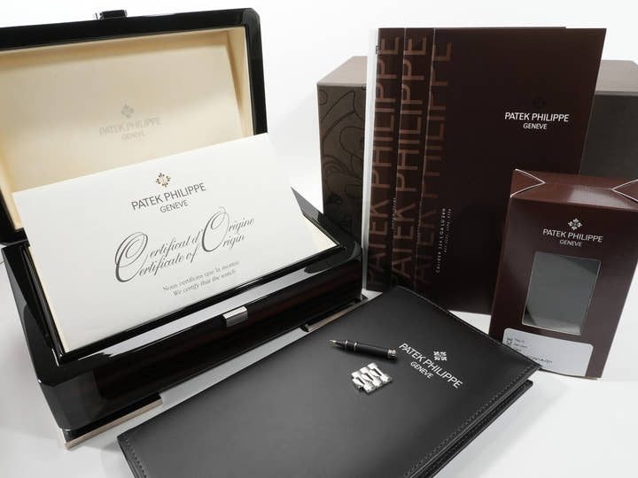 パテックフィリップ ノーチラス アニュアルカレンダー ムーンフェイズ Ref.5726/1A-001 ステンレススチール ブラック・グラデーション文字盤