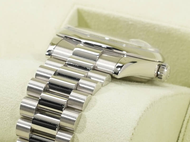 ロレックス デイデイト36 Ref.118206 プラチナ アイスブルー文字盤