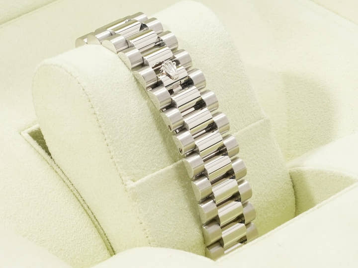 ロレックス デイデイト36 Ref.118206 プラチナ アイスブルー文字盤