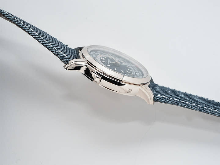 パテックフィリップ コンプリケーション ワールドタイム デイト Ref.5330G-001 ホワイトゴールド ブルーグレー オパーリン文字盤