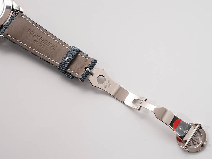 パテックフィリップ コンプリケーション ワールドタイム デイト Ref.5330G-001 ホワイトゴールド ブルーグレー オパーリン文字盤