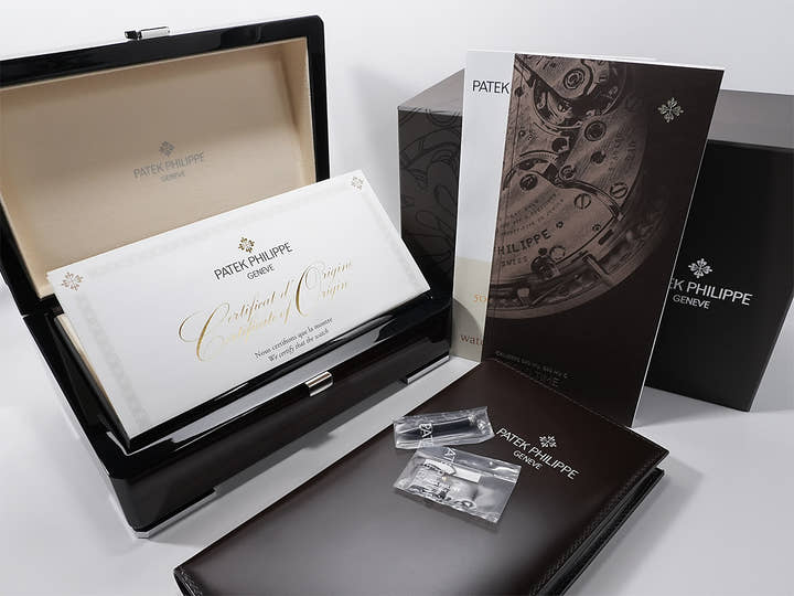 パテックフィリップ コンプリケーション ワールドタイム デイト Ref.5330G-001 ホワイトゴールド ブルーグレー オパーリン文字盤