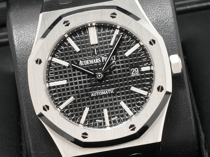 オーデマピゲ ロイヤルオーク Ref.15400ST.OO.1220ST.01.A ステンレススチール ブラック文字盤