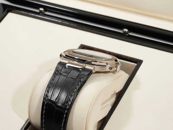 パテックフィリップ ノーチラス プチコンプリケーション Ref.5712G-001 ホワイトゴールド スレート文字盤