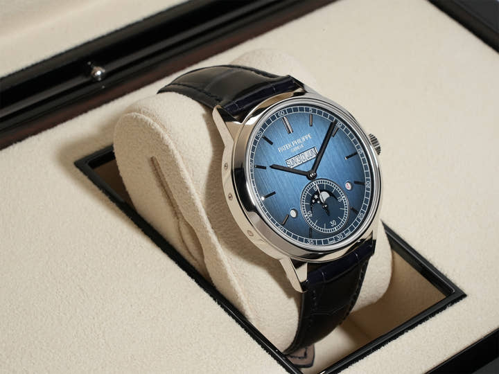 パテックフィリップ グランドコンプリケーション Ref.5236P-001 プラチナ ブラック・グラデーションのブルー文字盤