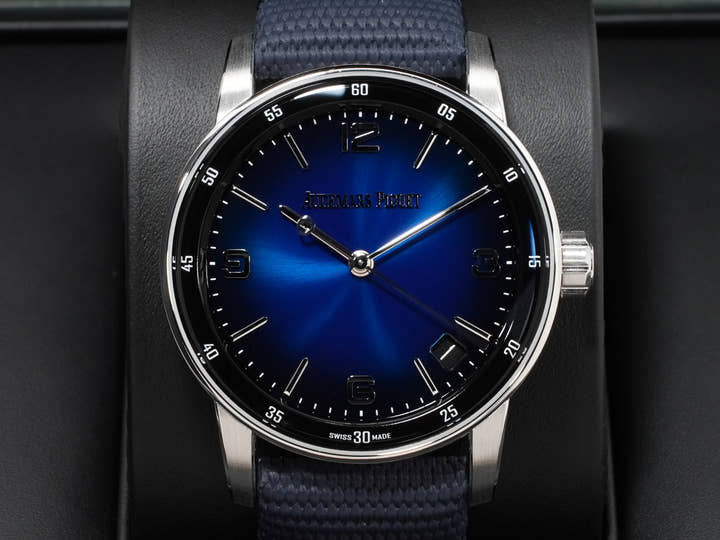 オーデマピゲ CODE 11.59 バイ オーデマ ピゲ Ref.15210BC.OO.A002KB.01 ホワイトゴールド スモークブルーラッカー文字盤